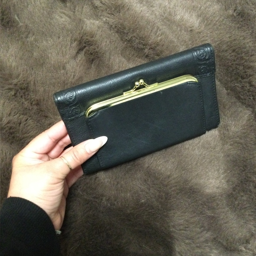 Elegant Black genuine Leather wallet with kisslock coin bag